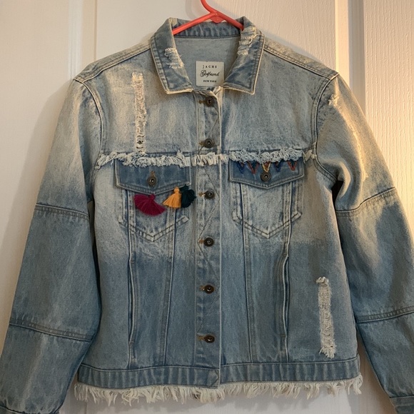 🐘NWOT Gorgeous and Super Cool Elephant Embroidered Jean Jacket XS🐘 - Picture 7 of 9